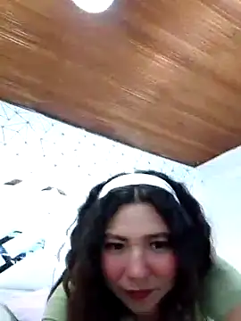 KYOO LENOXX online show from February 19, 2025, 1:06 pm