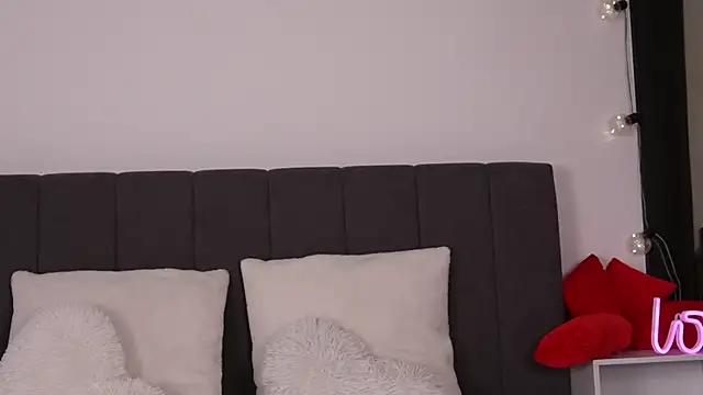 Snapshot of madymuse chatting on February 12, 2026, 11:15 pm madymuse online show from February 12, 2026, 11:15 pm