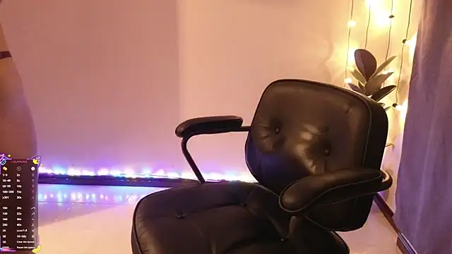 Lia madame online show from December 2, 2025, 2:34 am