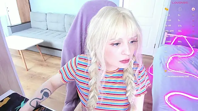 Snapshot of Amy_honey_angel chatting on July 1, 2026, 12:27 pm Amy honey angel online show from July 1, 2026, 12:27 pm