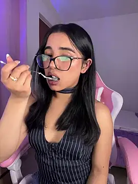 Emily-14 online show from February 13, 2026, 4:45 am