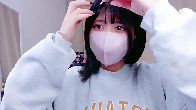 -anzu-o online show from October 19, 2025, 9:39 pm
