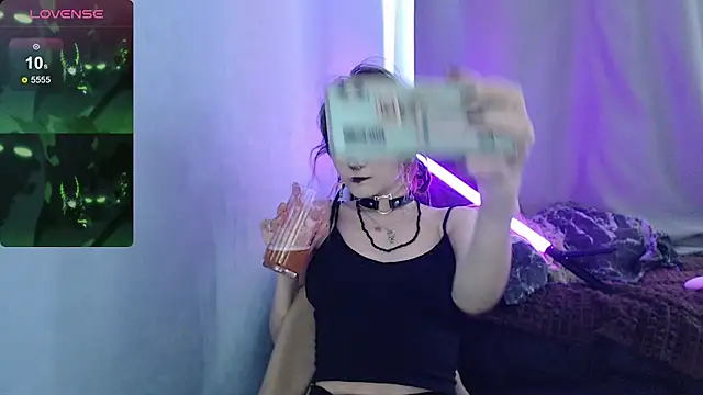 Snapshot of Milten-Trish chatting on May 6, 2026, 2:21 pm Milten-Trish online show from May 6, 2026, 2:21 pm