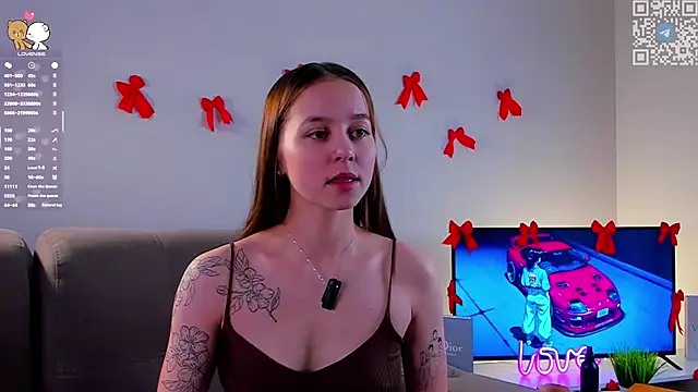 FalineDowlen online show from February 17, 2026, 1:47 am