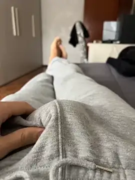 93moro online show from December 15, 2024, 10:18 am