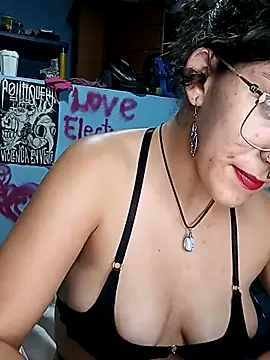 LoveElectra online show from March 6, 2025, 2:51 am