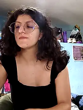 LoveElectra online show from April 7, 2026, 1:46 pm