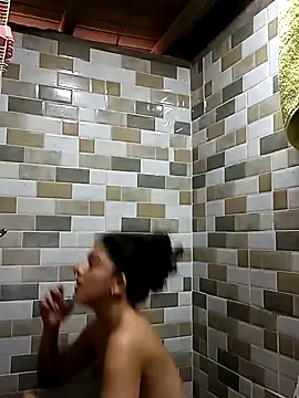 LoveElectra online show from February 3, 2025, 6:39 pm