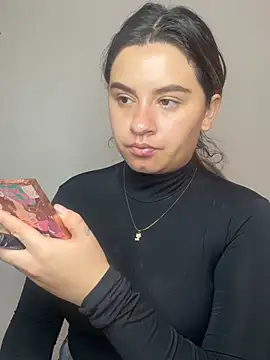 SaraBraun  online show from April 12, 2026, 3:37 pm