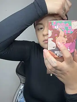 SaraBraun  online show from April 17, 2026, 5:38 pm