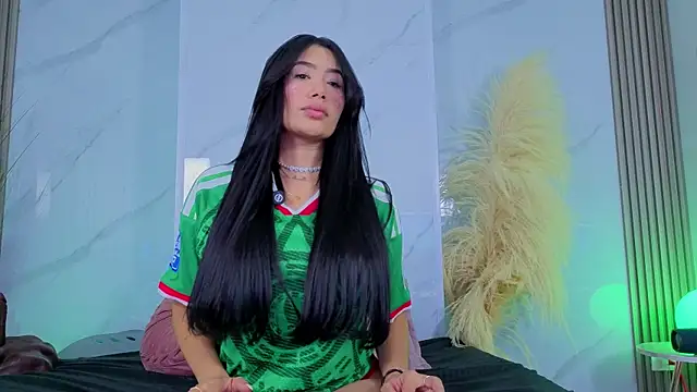 Chlooee   online show from July 2, 2026, 1:17 am