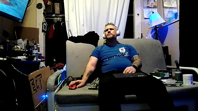 TwoFarty240 online show from February 19, 2026, 4:53 am