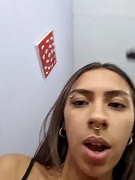 Snapshot of Jazmin-Cerezita chatting on March 23, 2025, 3:10 am Jazmin-Cerezita online show from March 23, 2025, 3:10 am
