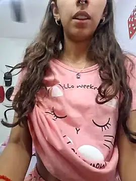 Snapshot of Jazmin-Cerezita chatting on January 31, 2025, 11:24 pm Jazmin-Cerezita online show from January 31, 2025, 11:24 pm