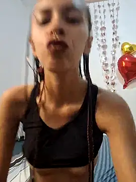 Snapshot of Jazmin-Cerezita chatting on February 12, 2025, 12:37 am Jazmin-Cerezita online show from February 12, 2025, 12:37 am