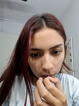 Snapshot of Jazmin-Cerezita chatting on September 14, 2025, 9:15 pm Jazmin-Cerezita online show from September 14, 2025, 9:15 pm
