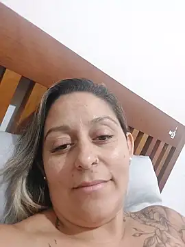 Snapshot of baixinhaloira chatting on December 31, 2024, 3:34 am baixinhaloira online show from December 31, 2024, 3:34 am