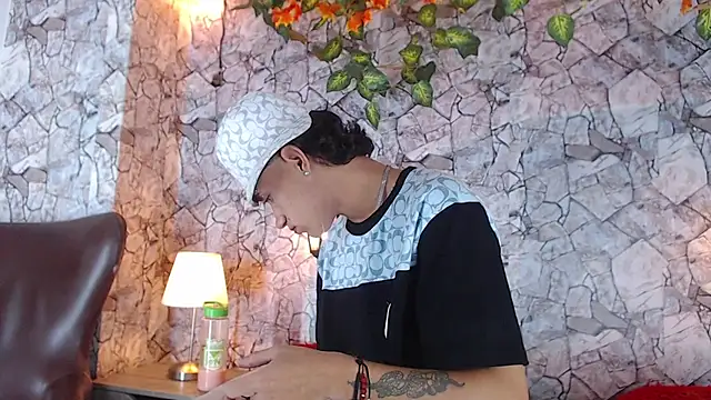 Samuel Hilton online show from December 15, 2024, 4:29 am