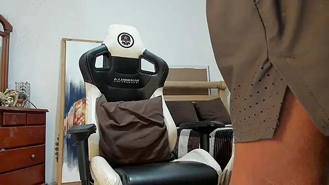 mr stiven  online show from March 17, 2026, 3:09 am