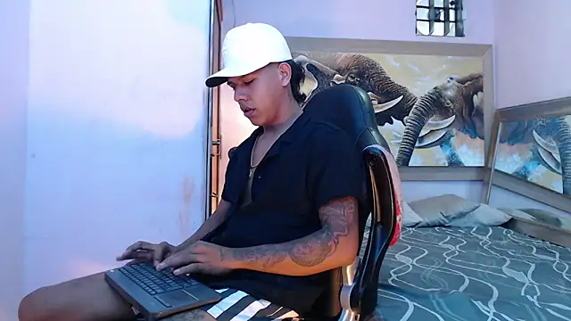 mr stiven  online show from March 23, 2025, 5:21 am