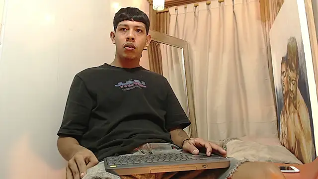 mr stiven  online show from November 3, 2025, 2:28 am