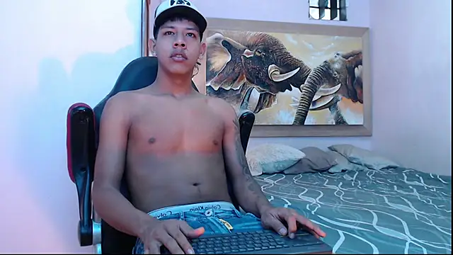 mr stiven  online show from February 17, 2025, 2:42 am