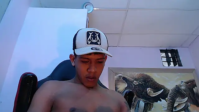 mr stiven  online show from February 19, 2025, 6:22 am