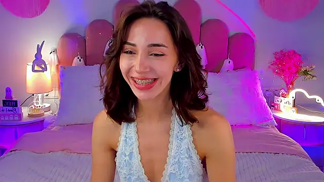 ElsaYoung online show from November 1, 2025, 8:25 pm