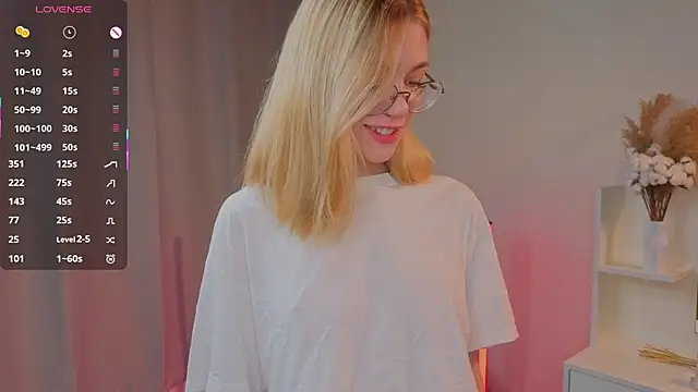 Snapshot of UdelaAllston chatting on September 27, 2025, 11:05 am UdelaAllston online show from September 27, 2025, 11:05 am