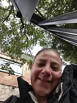 sasi luna online show from March 19, 2026, 1:11 pm