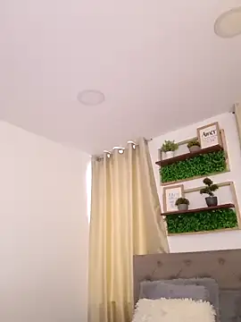 sasi luna online show from December 16, 2025, 1:48 pm