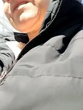 sasi luna online show from November 7, 2025, 1:37 pm