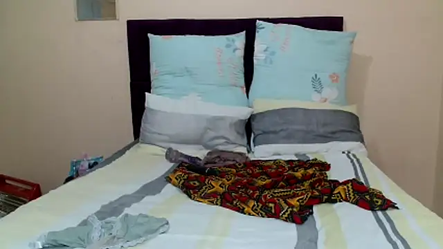 Bbw255 online show from December 18, 2025, 10:08 am