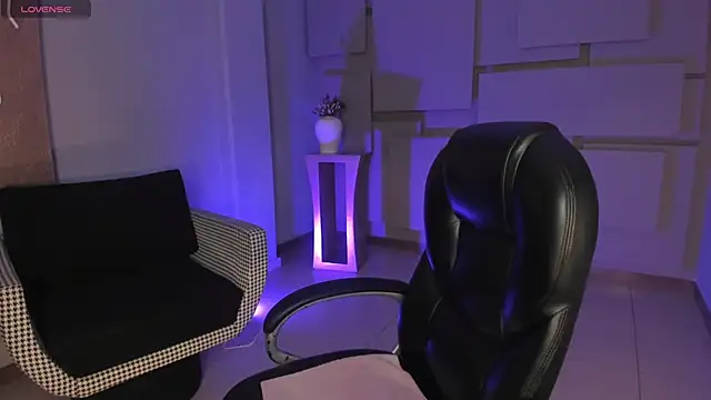 Snapshot of MiaFarrell_ chatting on November 20, 2025, 6:19 pm MiaFarrell online show from November 20, 2025, 6:19 pm