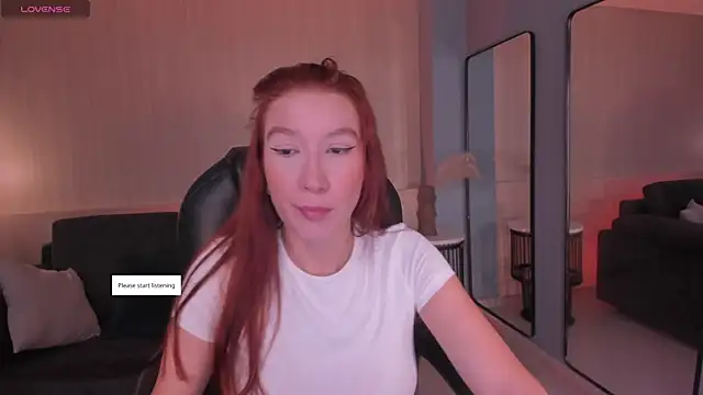 Snapshot of MiaFarrell_ chatting on April 25, 2026, 11:24 am MiaFarrell online show from April 25, 2026, 11:24 am