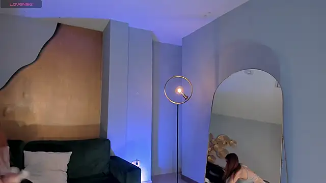 Snapshot of MiaFarrell_ chatting on November 25, 2025, 6:08 pm MiaFarrell online show from November 25, 2025, 6:08 pm