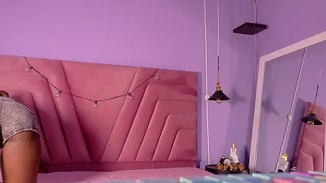 kinkyandsavage online show from December 5, 2025, 7:45 pm