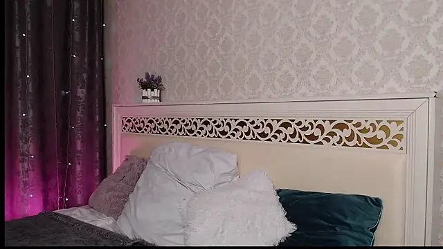 Snapshot of Lesyisme chatting on February 19, 2026, 10:07 pm Lesyisme online show from February 19, 2026, 10:07 pm