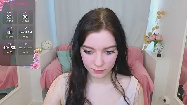 Lana  Cute  online show from February 25, 2025, 12:49 pm