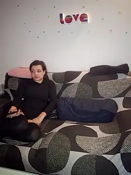 jourdinio13 online show from October 4, 2025, 5:14 pm