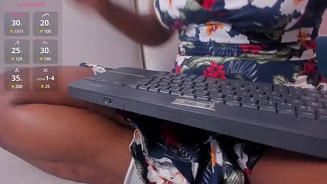 Snapshot of lolajenkins_ chatting on February 1, 2025, 1:34 am lolajenkins online show from February 1, 2025, 1:34 am