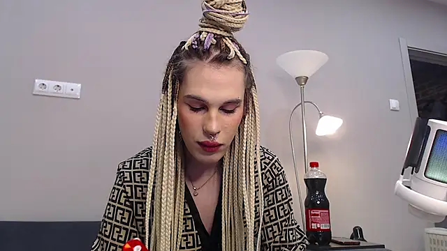 Snapshot of Cassie_Bae chatting on February 1, 2026, 6:39 pm Cassie Bae online show from February 1, 2026, 6:39 pm