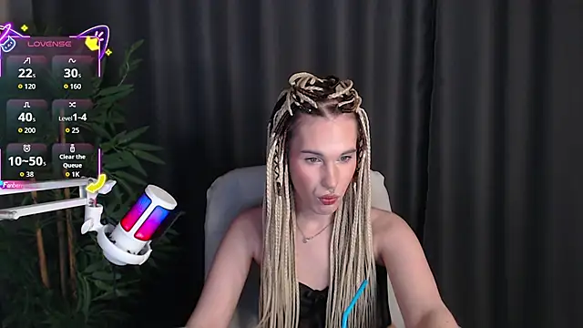 Snapshot of Cassie_Bae chatting on December 2, 2025, 9:05 pm Cassie Bae online show from December 2, 2025, 9:05 pm