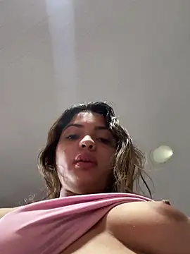 Nicollygriu online show from June 3, 2026, 2:44 pm