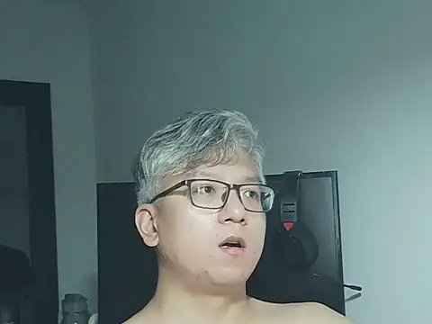 Snapshot of leoUSIR chatting on September 23, 2025, 5:20 pm leoUSIR online show from September 23, 2025, 5:20 pm