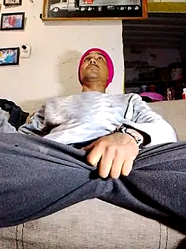 NewBe9D9 online show from November 17, 2025, 9:57 am