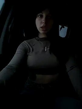 JulliaVegas online show from November 10, 2025, 1:32 am