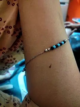 sunita-doll online show from March 5, 2025, 5:08 pm