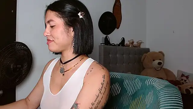 Sexy Lia  online show from April 6, 2026, 1:45 am