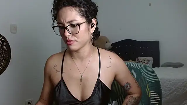 Sexy Lia  online show from February 6, 2026, 2:18 am